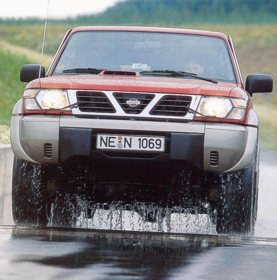  Nissan Patrol GR 3-Door 1997 года  (фото 11 из 17)